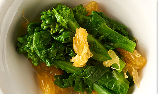 Boiled Rape Blossoms and Iyokan Oranges